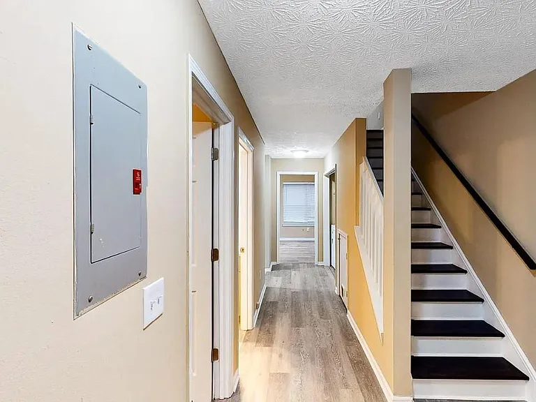 1011 Travelers Trl NW — Photo 7