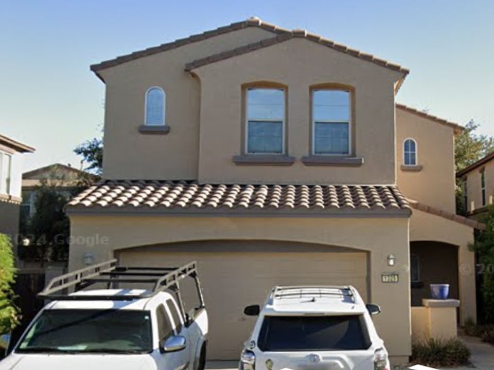 1st image of 1325 E Julian Dr