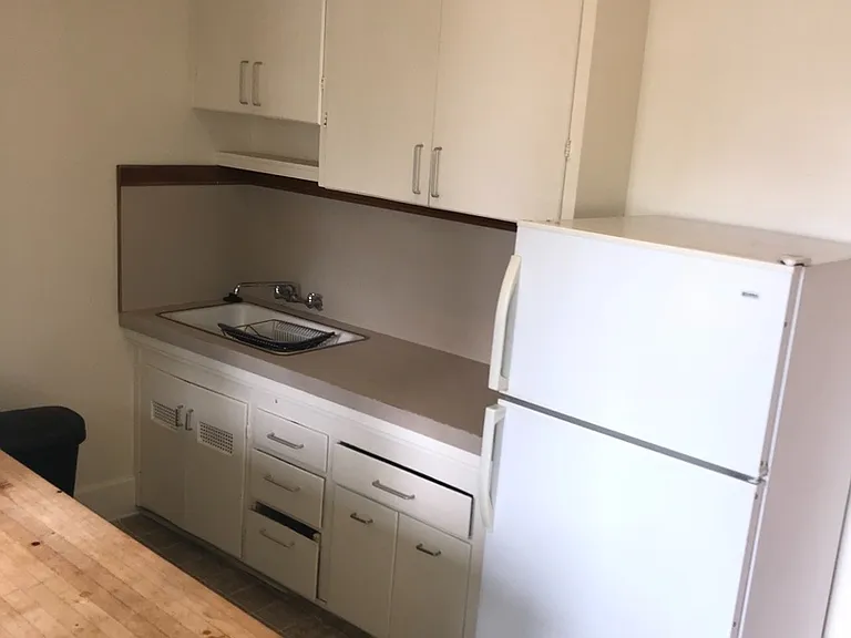 Fremont Apartments - Located on Fremont Ave — Photo 16