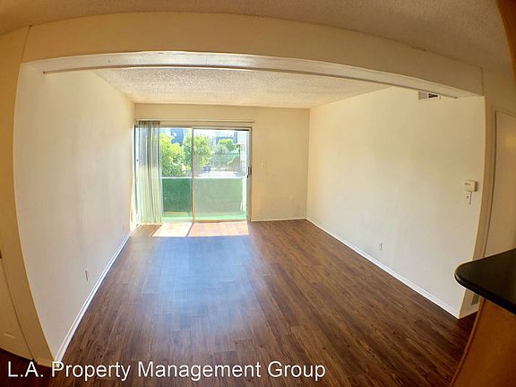 2nd image of 18620 Hatteras St Unit 236