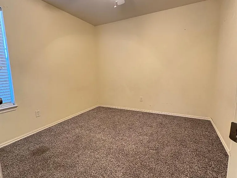 8016 S Klein Ave — Photo 17