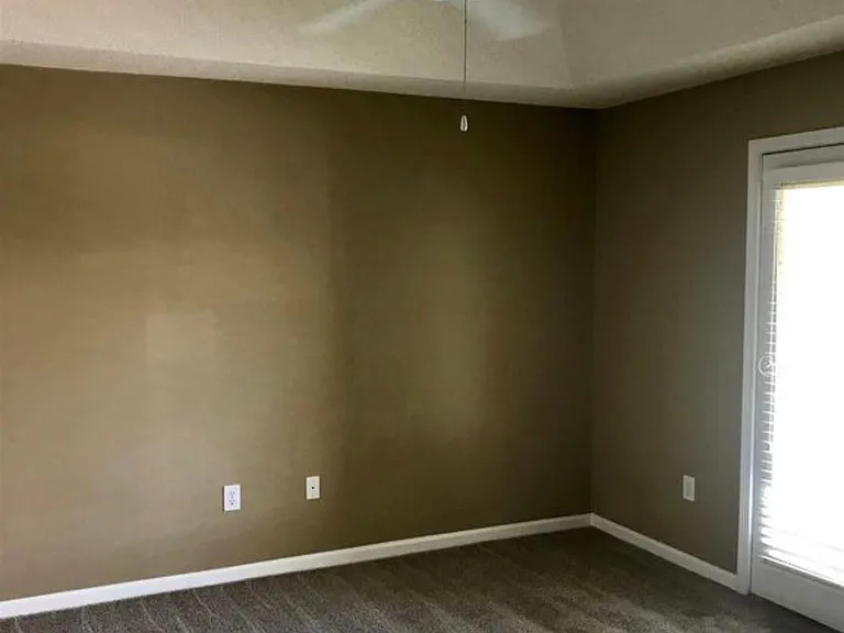 611 Mc Gill Park Ave NE — Photo 16