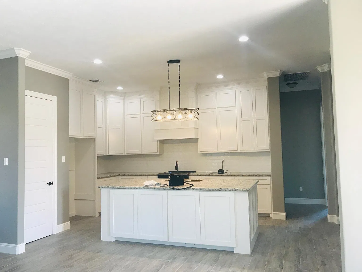 3 bed, 2150 sqft, $2,950 — Photo 2