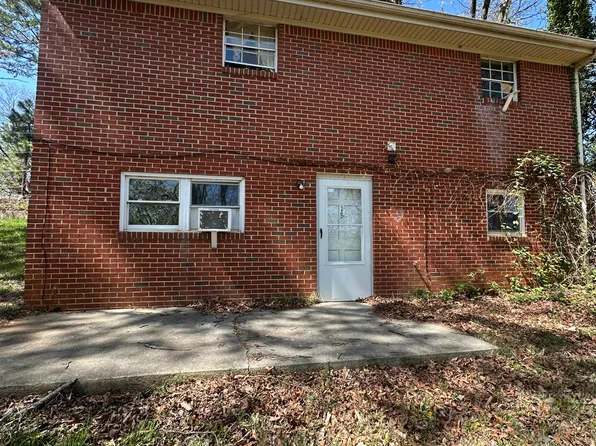 1701 Mayfield Dr, Roanoke, VA 24014