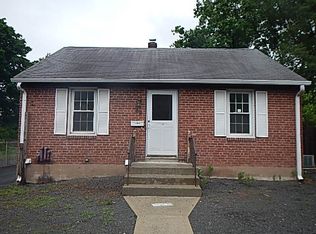 58 Essex St, Manchester, CT 06040