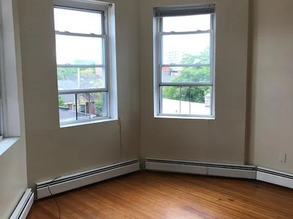 390 Madison Ave APT 3, Albany, NY 12210