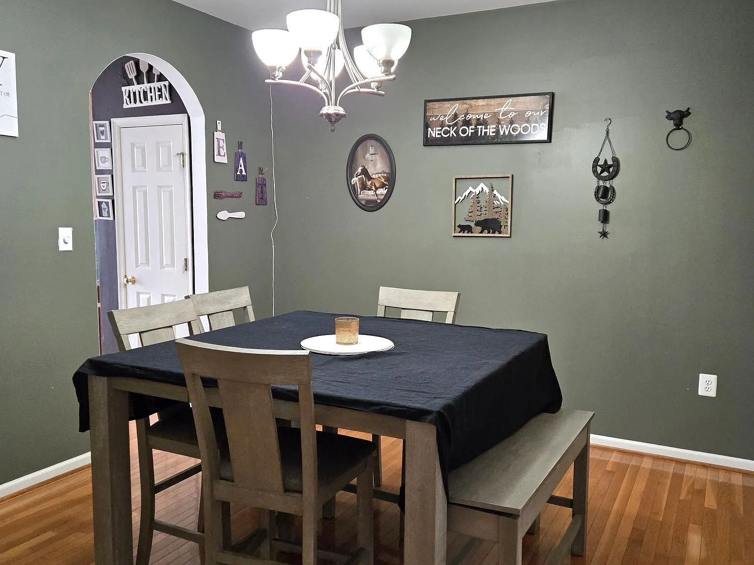 4 bed, 2.5 bath, 2652 sqft, $2,550 — Photo 4