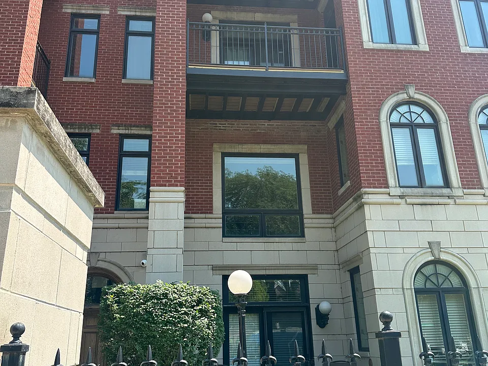 4043 S Drexel Blvd #103