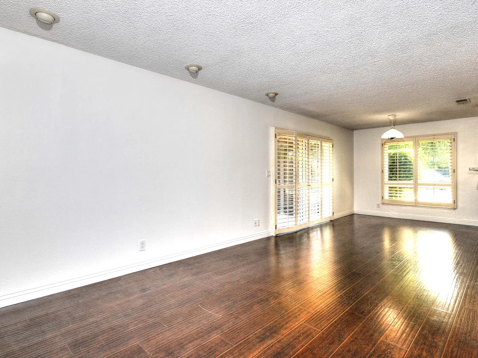 3 bed, 1164 sqft, $4,400 — Photo 4