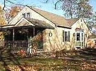 2720 Grandview Blvd, Waterford, MI 48329