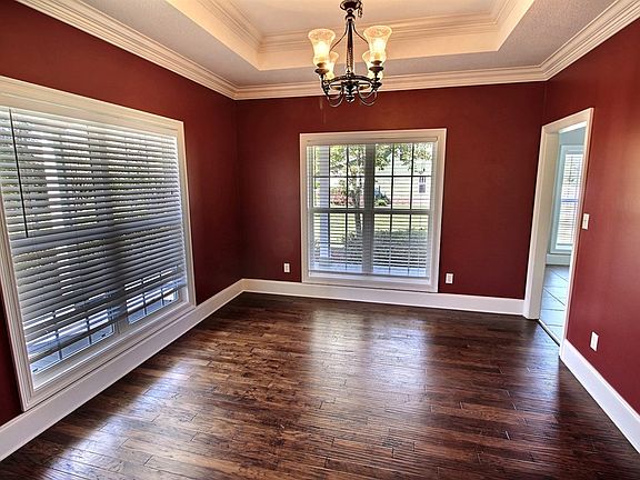 3rd image of 306 Winding Creek Ln