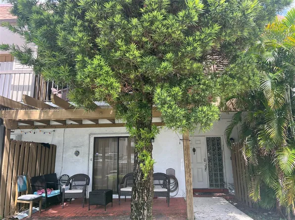 6885 NW 169th St #66D, Hialeah, FL 33015