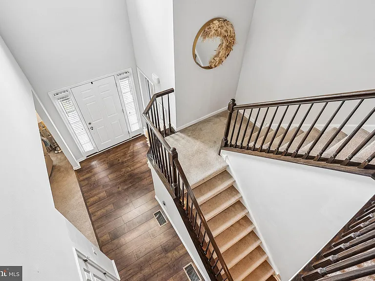 427 Green Meadow Dr — Photo 32