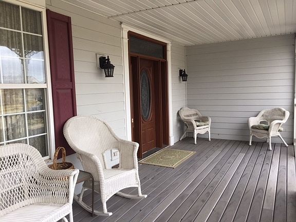 2nd image of 901 W Aspen Ct