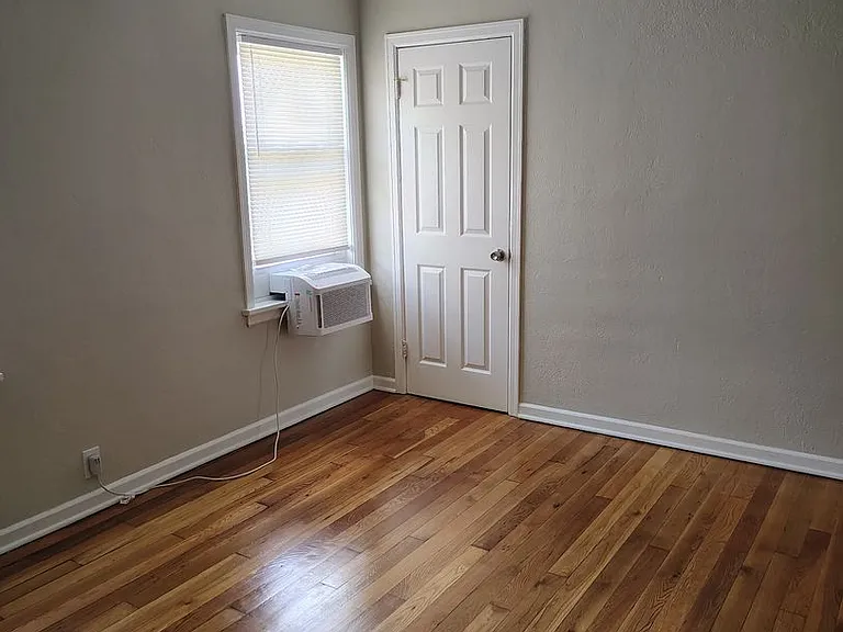 1324 Huffman Ave — Photo 14