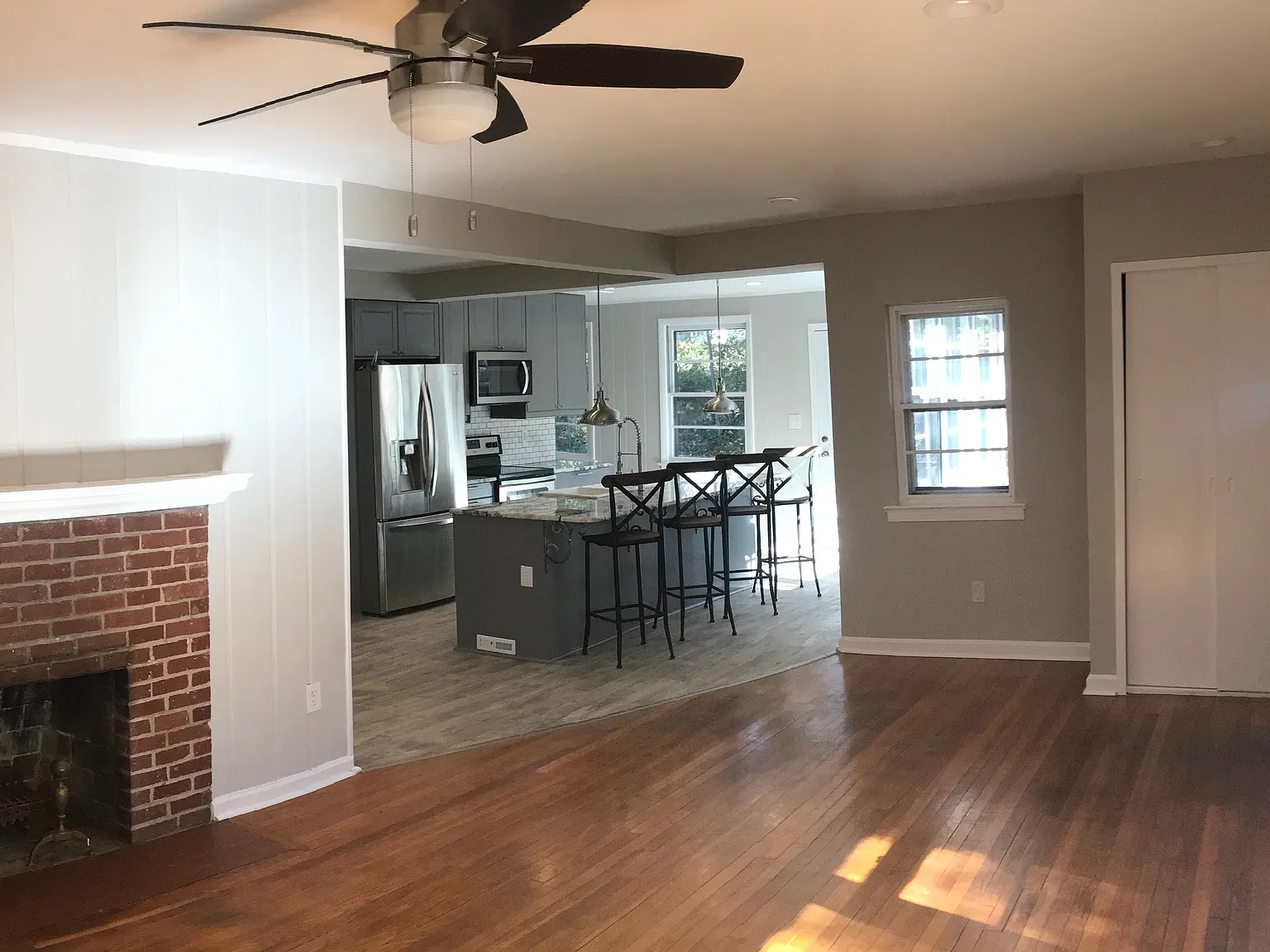 3 bed, 1270 sqft, $3,500 — Photo 4