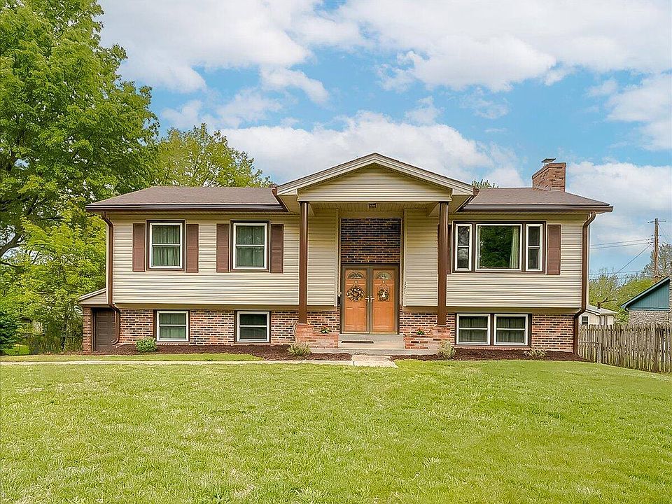 1st image of 327 Parkwood Pl