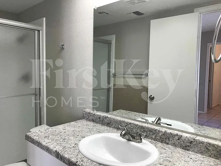 7629 W Flower St — Photo 14