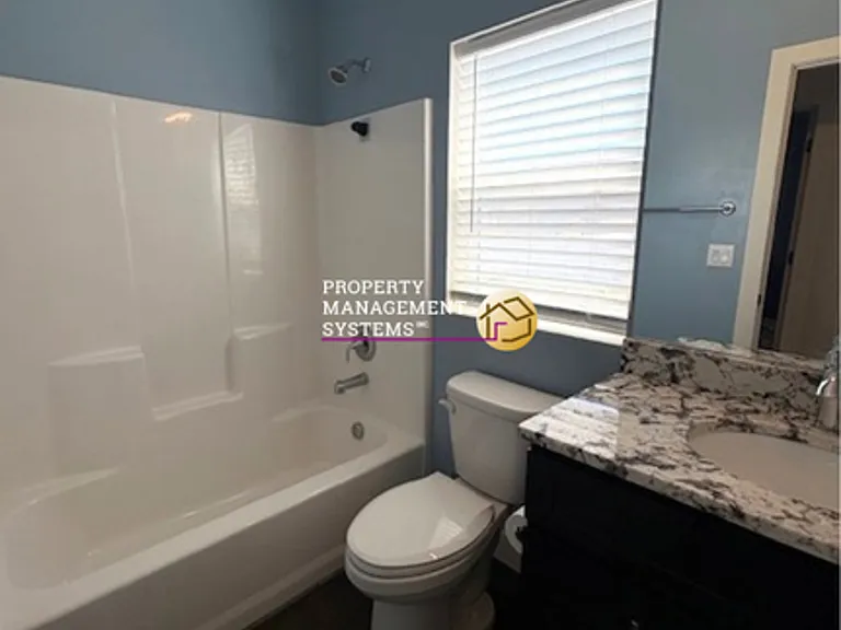 1909 E Magnolia Cir — Photo 11