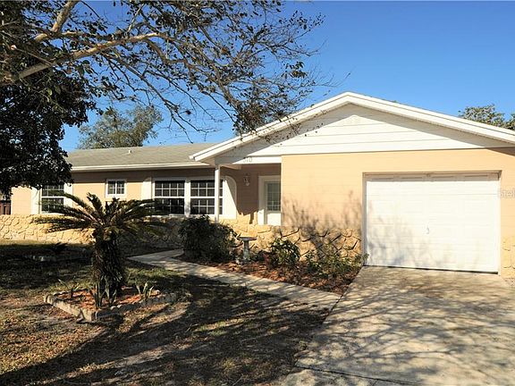 3rd image of 310 Lochmond Dr