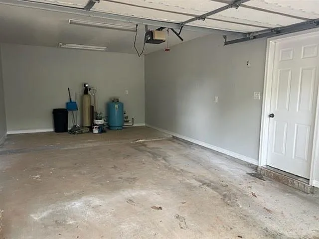64 Helen Dr — Photo 21
