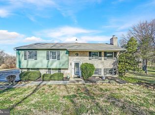 605 Spring Line Dr, West Chester, PA 19382