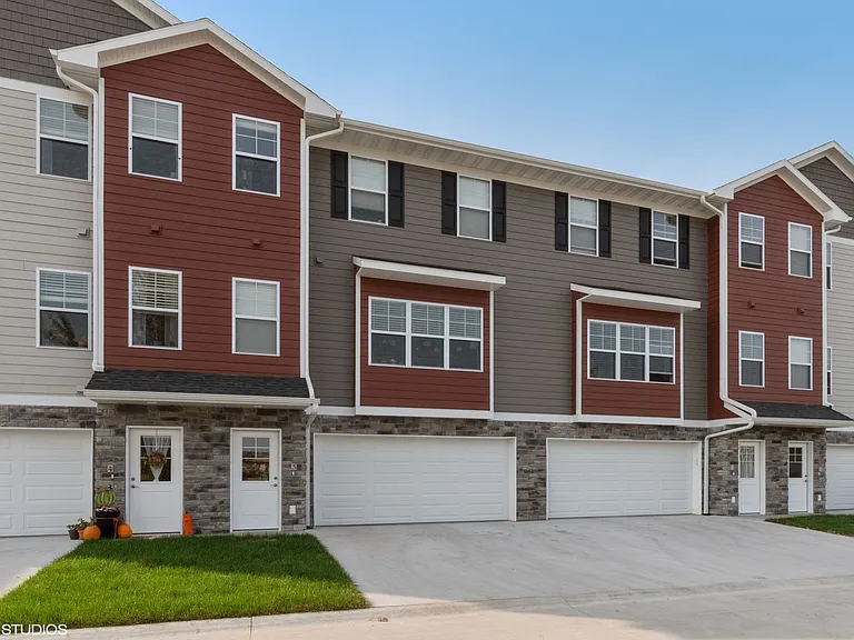5115 N River Blvd NE — Photo 29