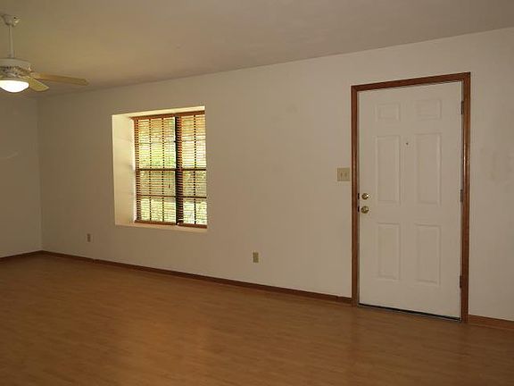3rd image of 1122 Brafforton Dr