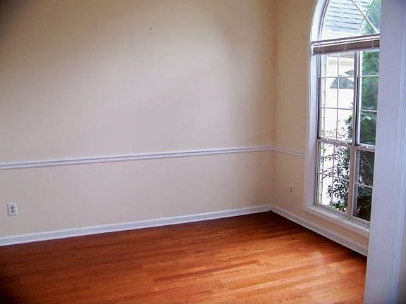 4th image of 2680 Avalon Pl