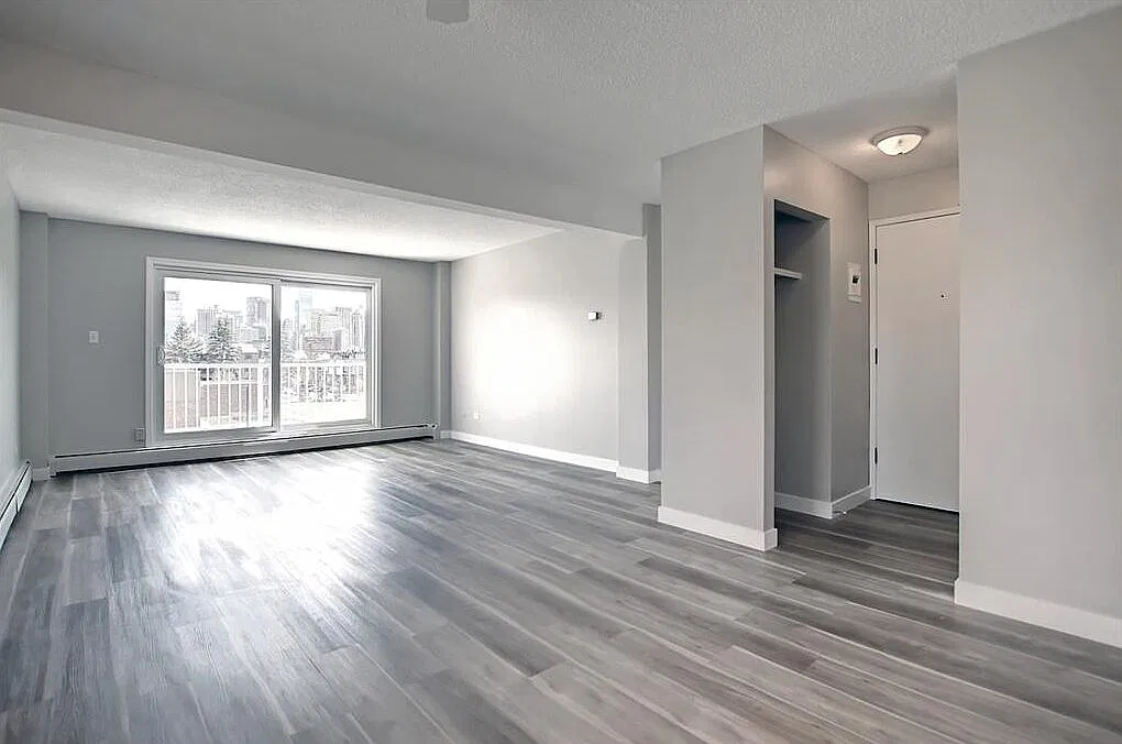 1B/1B Top Flr Condo in the heart of Kensington (Downtown Views) (IP049) — Photo 3