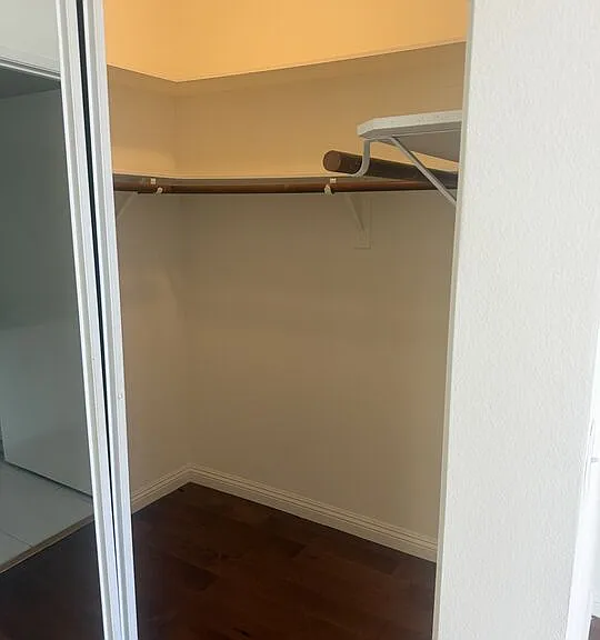 500 S Berendo St #210 — Photo 8