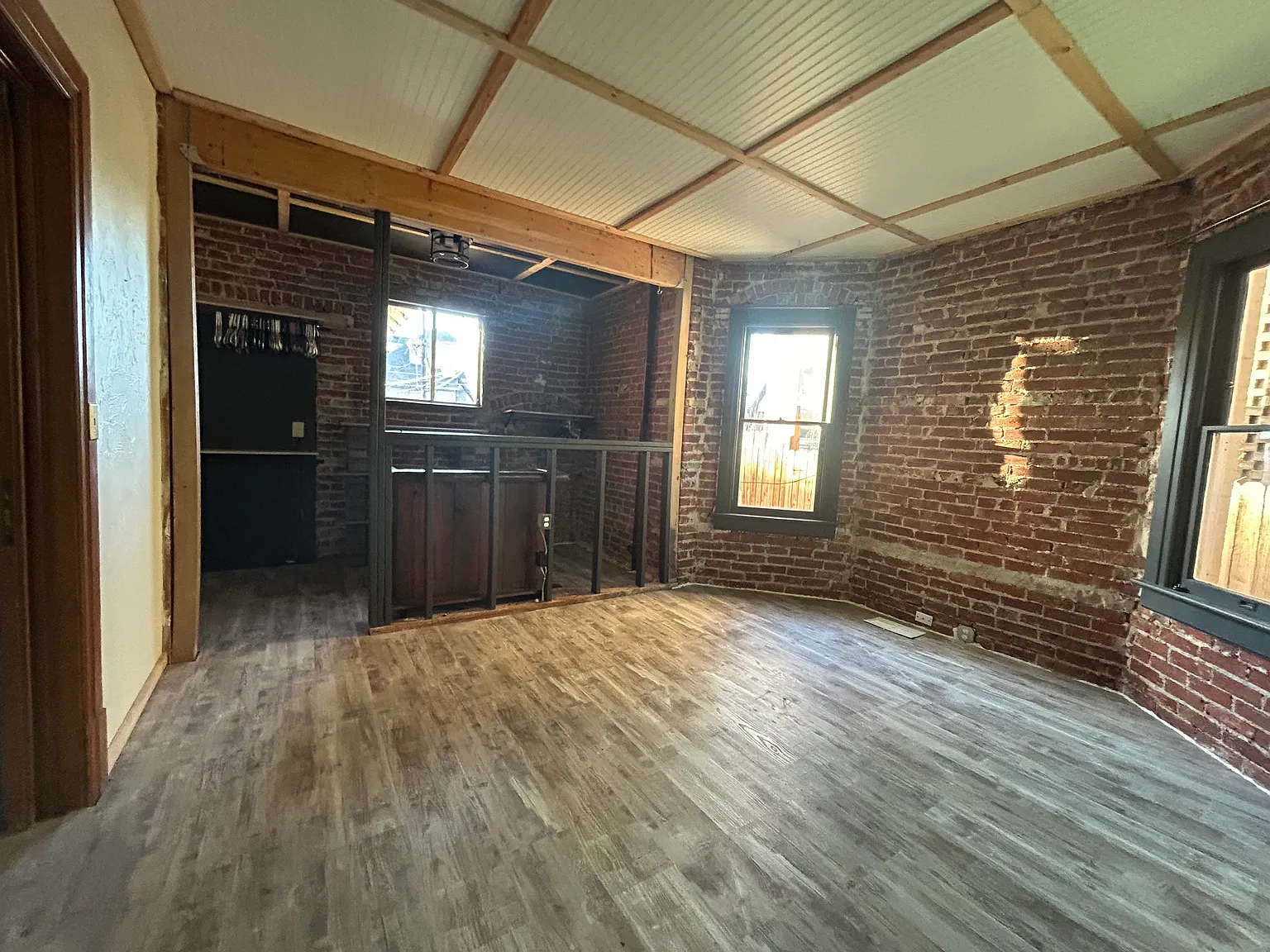 1029 N Corona St — Photo 4