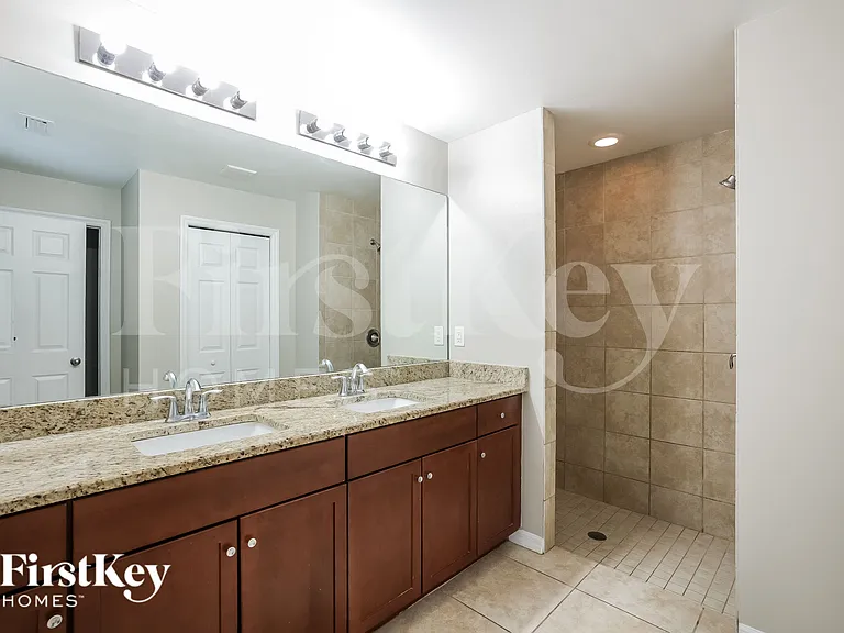 2209 NW 37th Ave — Photo 11