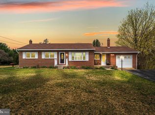 1635 Fairview Dr, Berkeley Springs, WV 25411