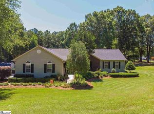 102 Arrowood Ln, Laurens, SC 29360