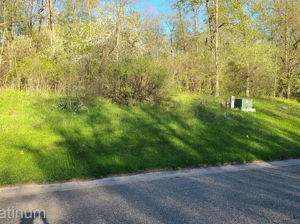 1750 Oak Trl, Oxford, MI 48370