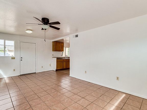 5th image of 723 E Sunnyslope Ln