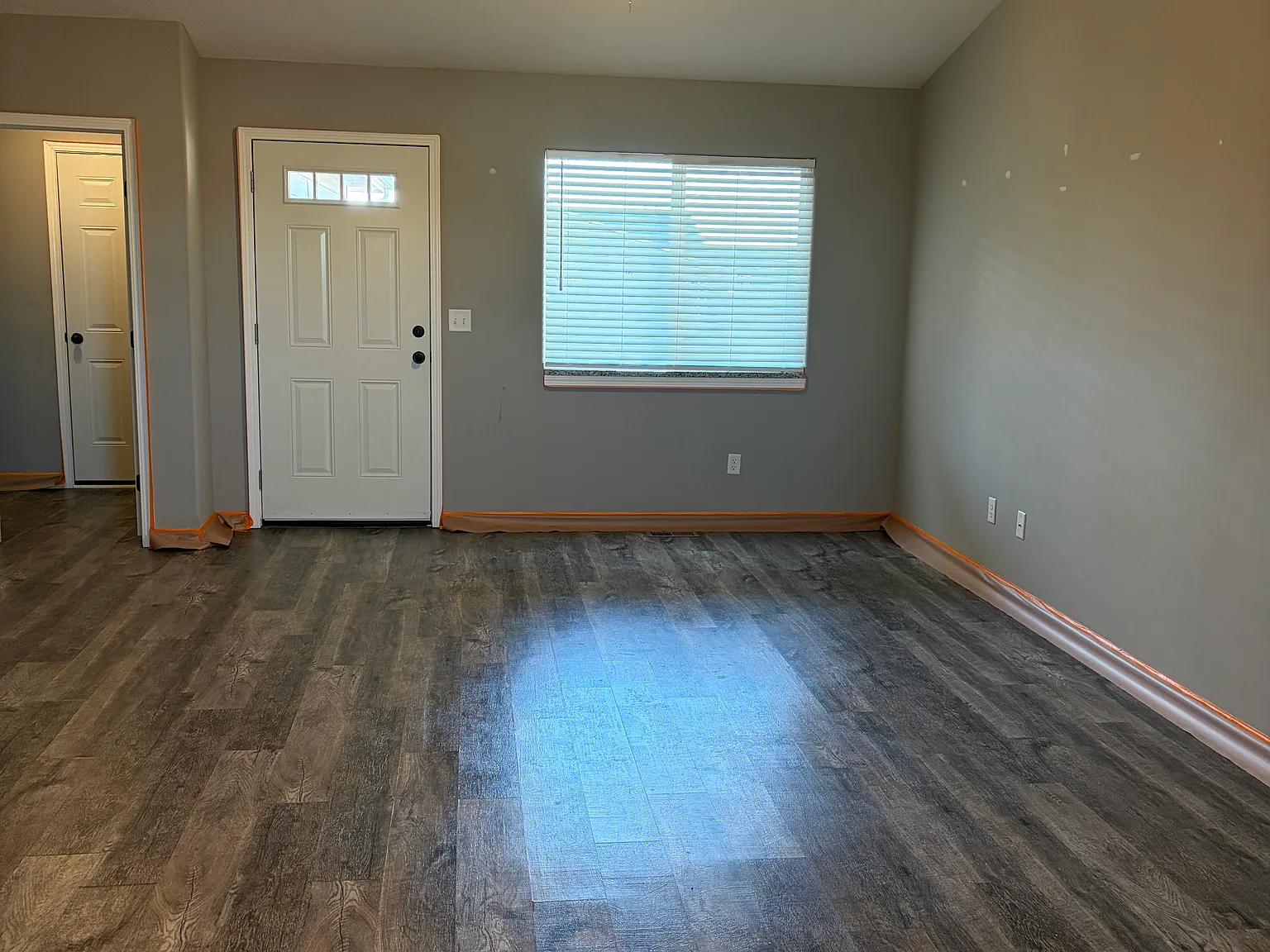 4 bed, 2100 sqft, $1,895 — Photo 2
