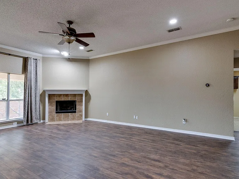 7704 Chandler Ct — Photo 7