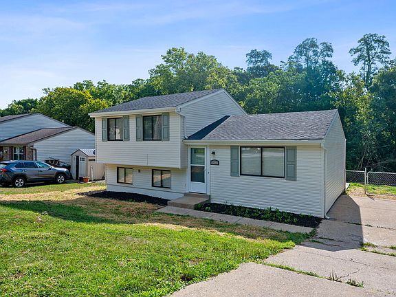 2nd image of 3913 Hunters Green Dr