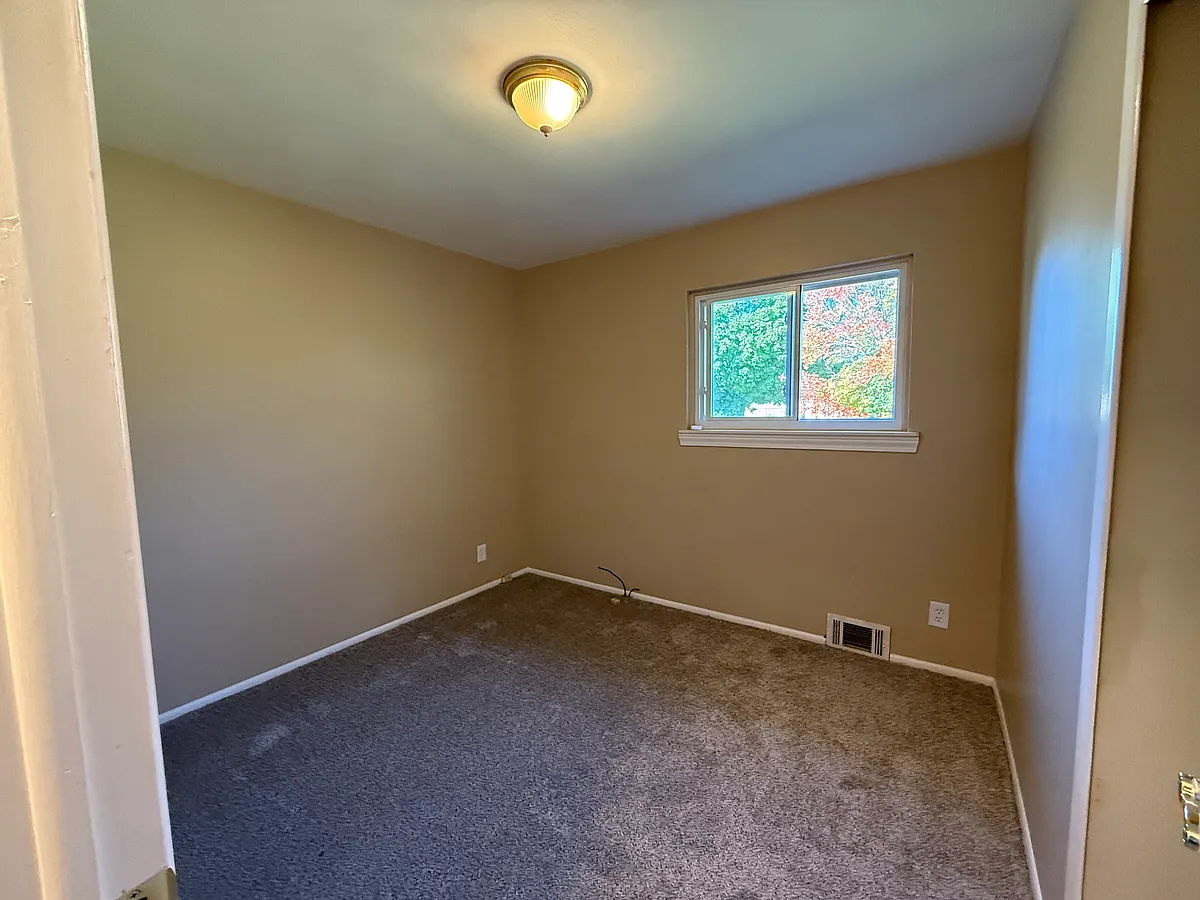 Building Photo - 31576 Morgan Dr