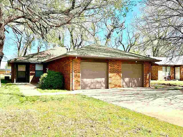 105 Lansbrook Rd, Ponca City, OK 74601
