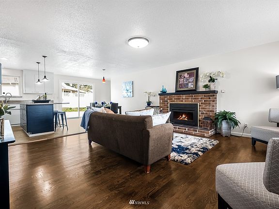 5th image of 2505 25th St SE