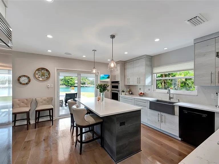 518 River Dr — Photo 15