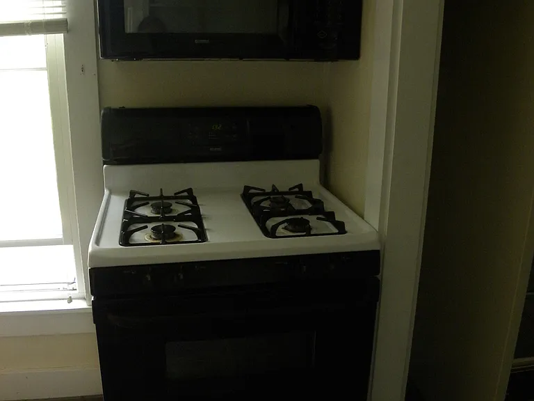 23 Seminary Hl — Photo 16