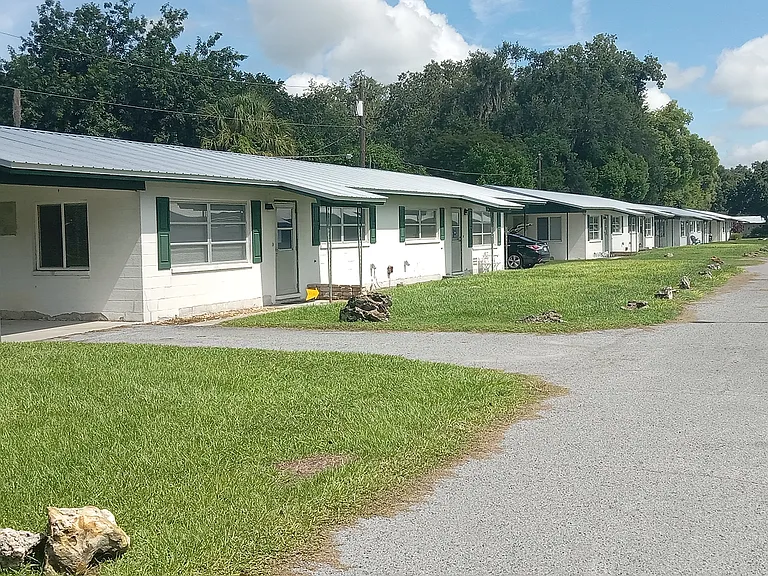 1104 Jungle Ct — Photo 2