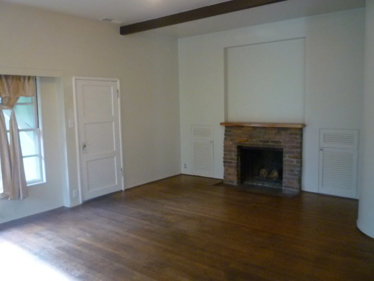 3 Bedroom plus bonus room! Close to Enloe, CSUC and Downtown — Photo 2