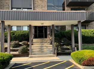 1500 Woodbridge Rd APT 1F, Joliet, IL 60436