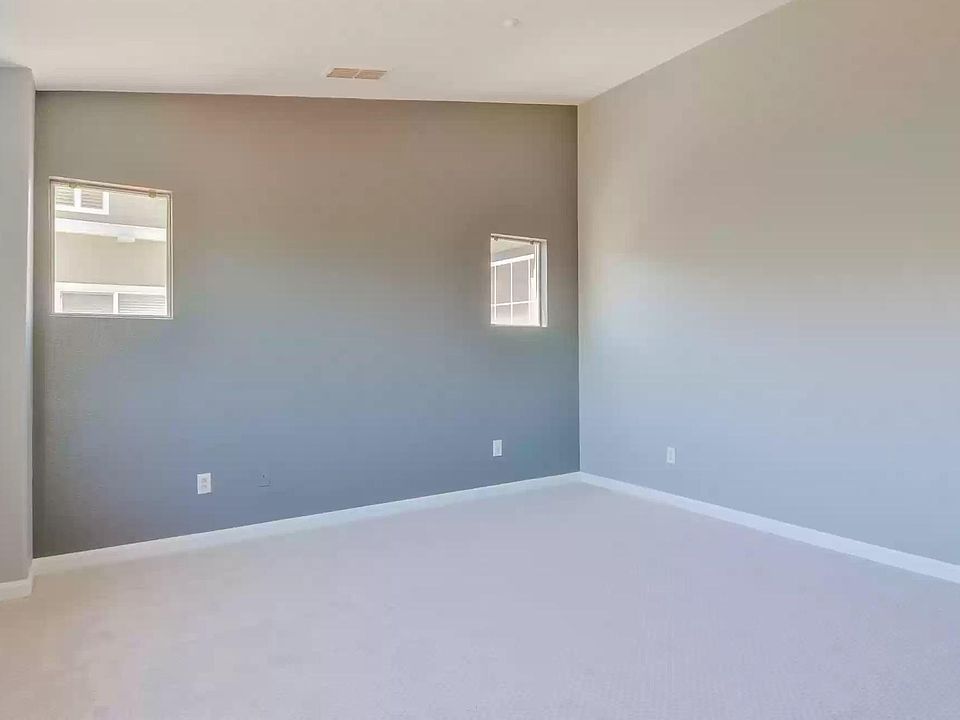 2nd image of 4650 SE Olivewood St