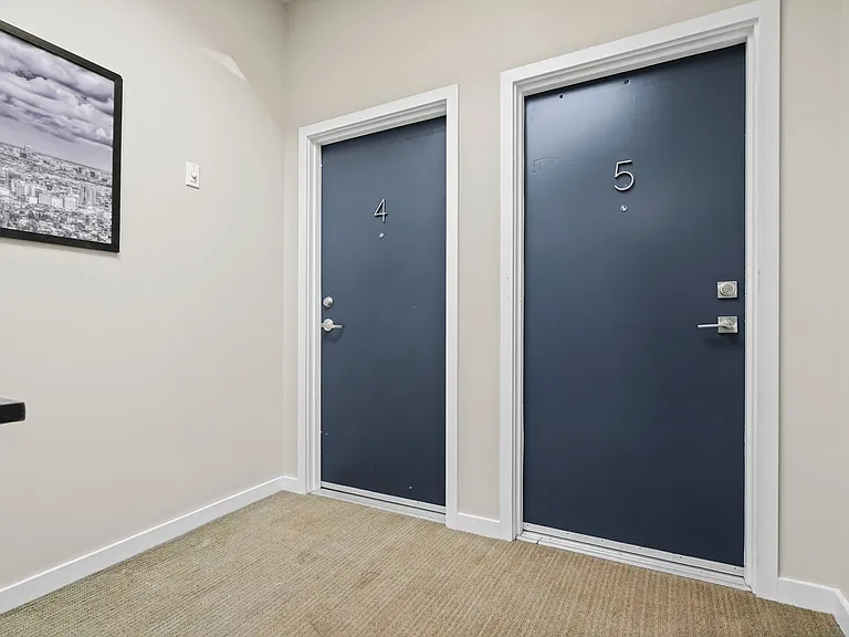 6462 Woodley Ave — Photo 46